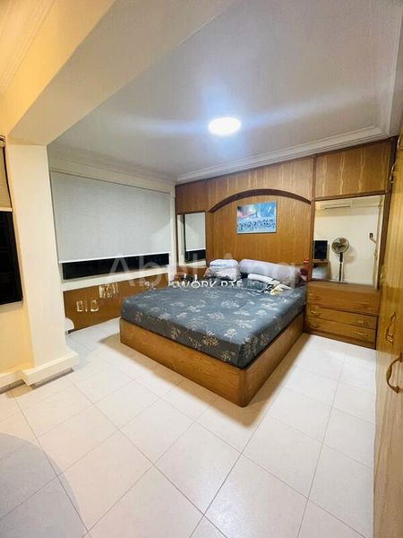 Executive HDB for Sale in  692 Jurong West Central 1 - Image 8